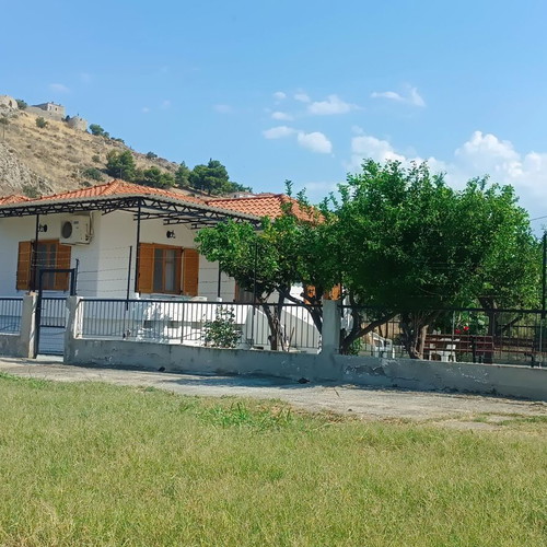 Detached house 75 m² with 40 olive trees and garden near sea in Paralio Astros