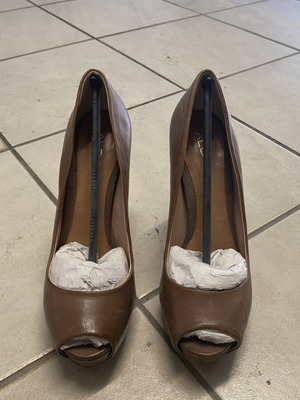 Aldo brown high-heeled pumps size 40 like new