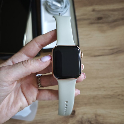 iPhone 13 Pro 128GB Gold with Apple Watch SE 44mm like new