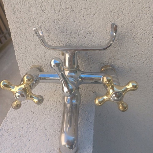 Bathroom faucet used with wear on handles
