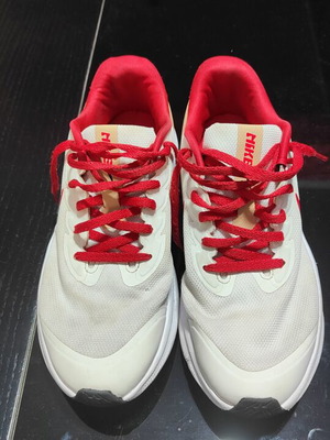 Nike Star Runner 3 GS sneakers, white and red, size 40