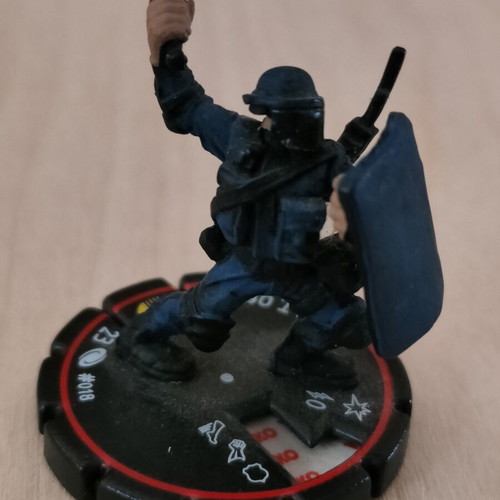 Marvel Heroclix S.W.A.T. Officer miniature 2003