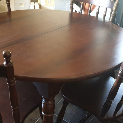 Country dining table with 4 chairs like new
