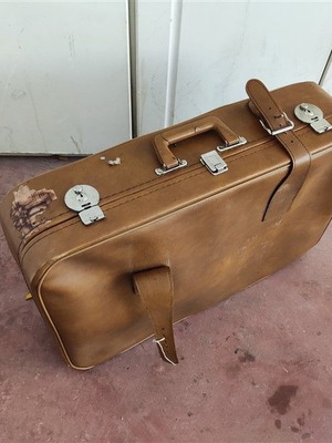Βαλίτσα δερμάτινη εποχής μεταχειρισμένη 65Χ43Χ17