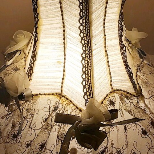 Table lamp with marble base and bronze metal details like new
