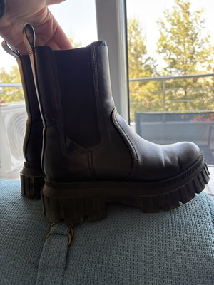 Chunky boots size 38 like new, black