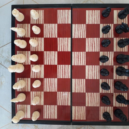 Magnetic travel chess used in very good condition