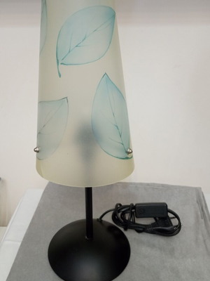 Table lamp used with leaf design