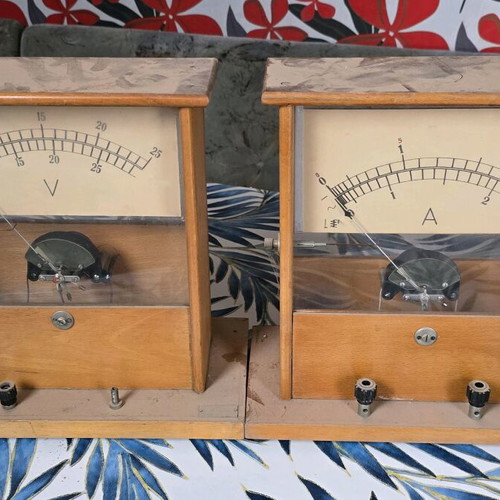 Retro voltmeter and ammeter educational set used