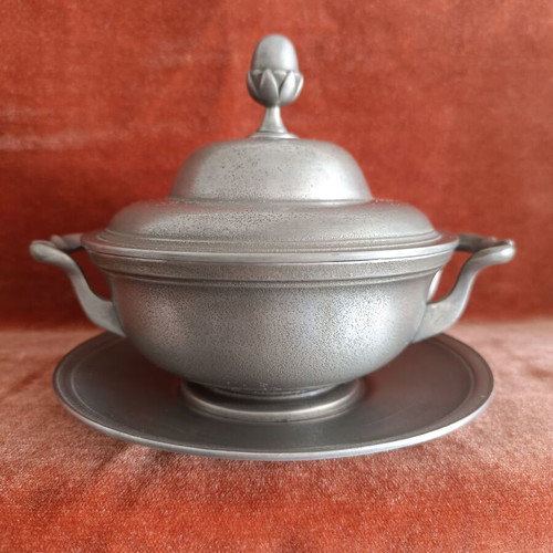 Vintage pewter soup tureen and tray from France like new