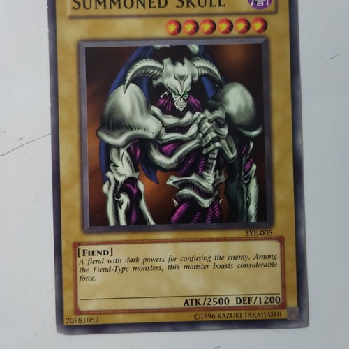 Summoned Skull rare card like new