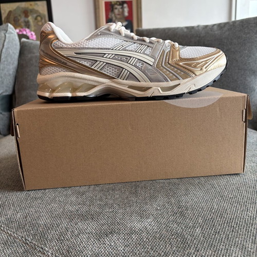 Asics Gel-Kayano 14 Olympic Medals sneakers new, size 44.5, white and gold