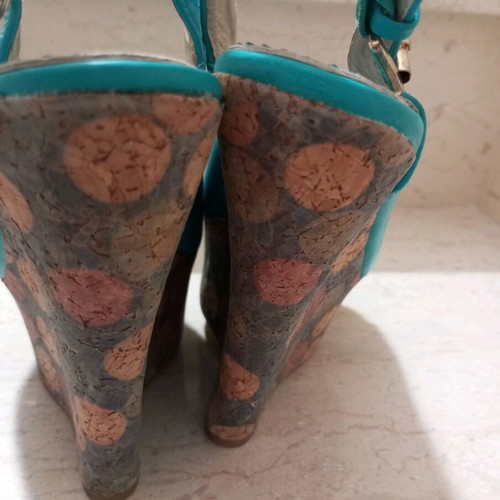 Turquoise platform shoes like new, size 35 with unique heel