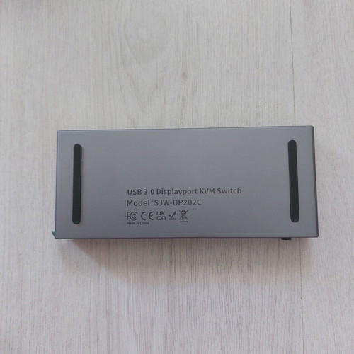 Premium 8K DisplayPort KVM Switch SJW-DP202C with 4x USB 3.0 for 2 Computers