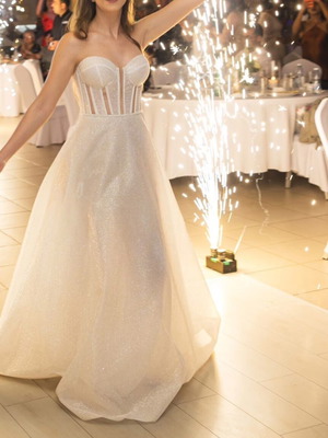 Berta Jolie Collection Bridal Dress like new, size Small, white