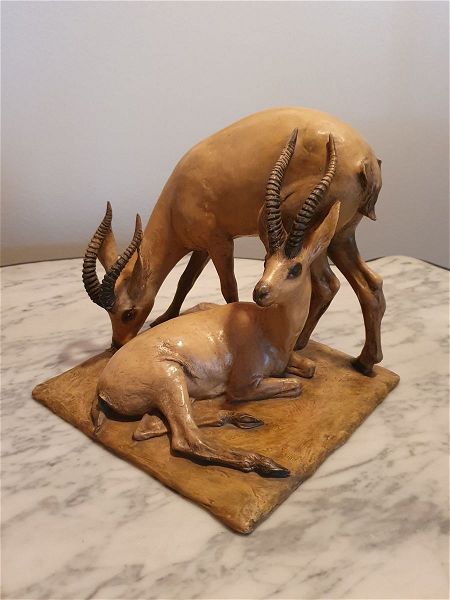  entiposiako keramiko glipto italikis proelefsis me antilopes