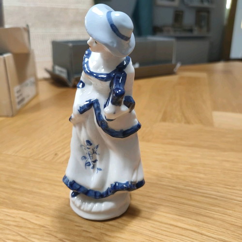 Decorative figurine new, classic, 13 cm height