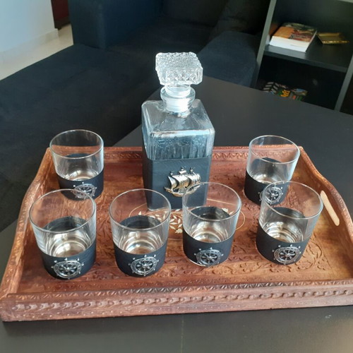Set of 6 glass whiskey glasses with bottle and leather decoration, like new