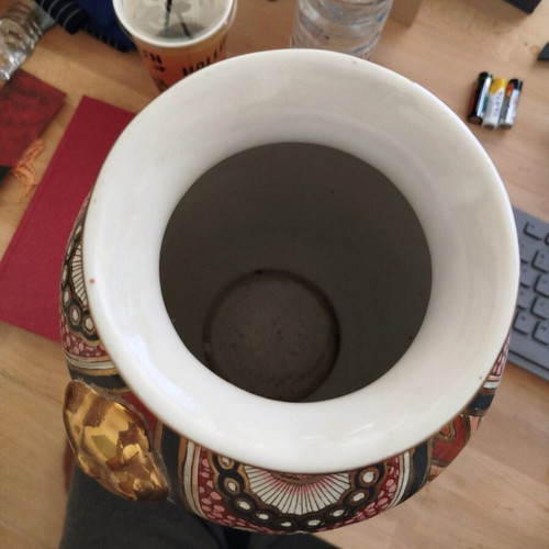 Handmade vase like new, made in Macau, height 31 cm