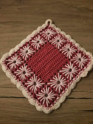 Handmade knit like new, dimensions 0.17x0.17