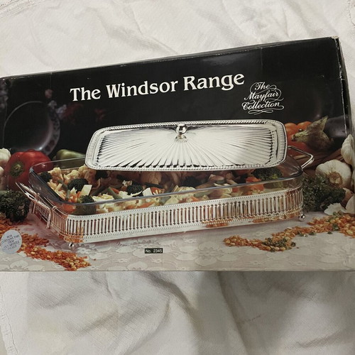 Pyrex oven dish with silver base and lid The Windsor Range Mayfair Collection