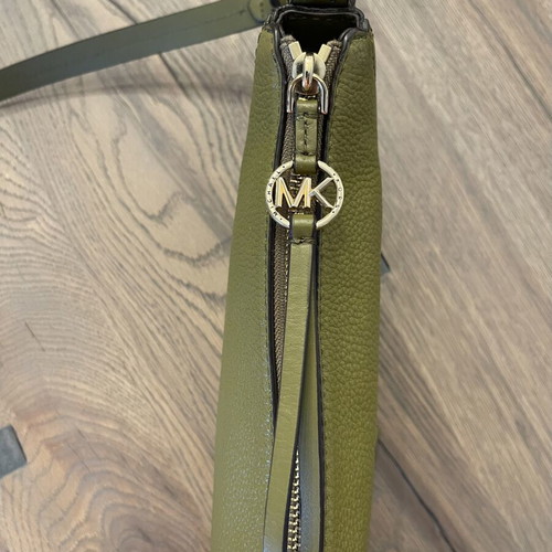 Michael Kors Camden Small Messenger Bag new, pistachio leather crossbody