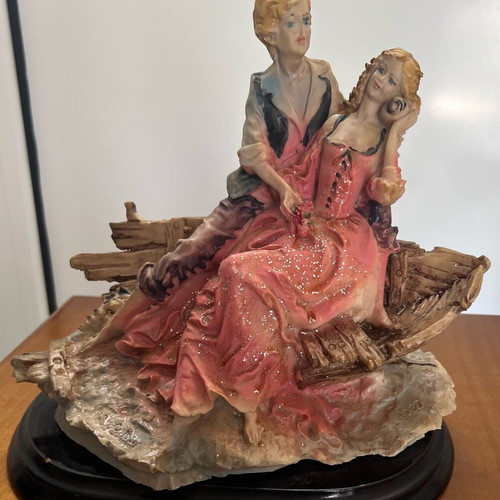 Vintage decorative figurine like new