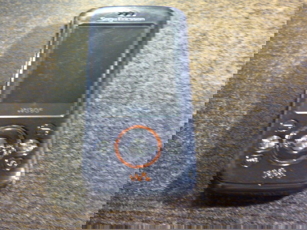 ΚΙΝΗΤΟ ΤΗΛΕΦΩΝΟ SONY ERICSSON W395