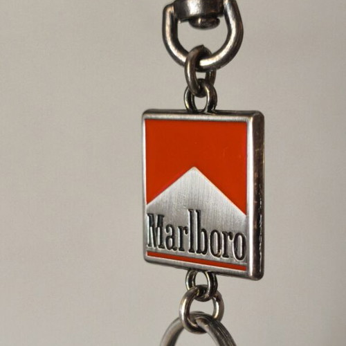 Marlboro collectible metal keychain like new