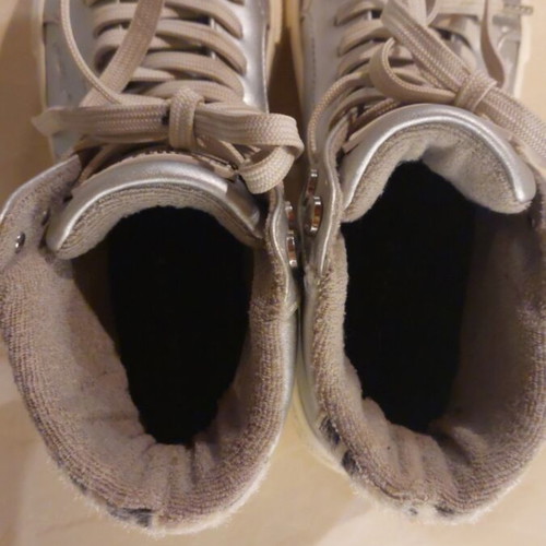 Kendall and Kylie women's shoes used, silver, size 39