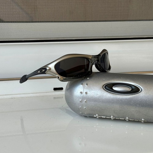 Oakley Splice Y2K 2000s sunglasses, metallic silver and black polarized lenses