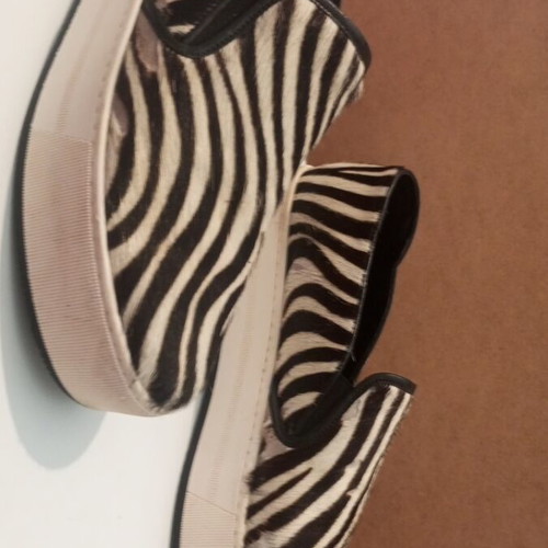 Cricket Zebra women's shoes like new with platform sole