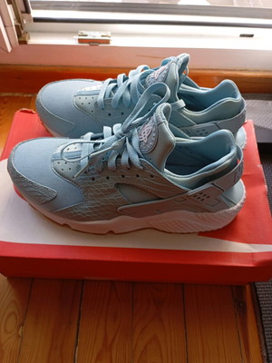 Nike Air Huarache Run women's sneakers size 40 turquoise new