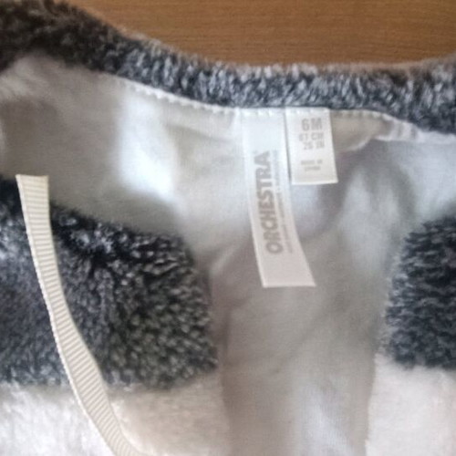 Fur baby vests like new, pack of 2 pieces 6-9 months