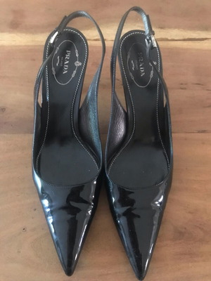 Prada pumps leather and patent 38.5 like new