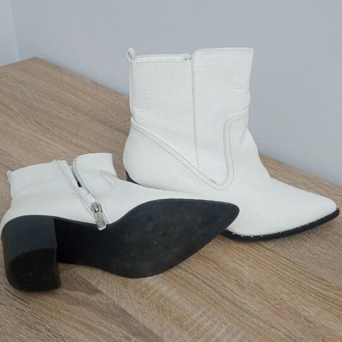 White ankle boots size 39 like new