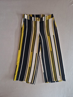 Capri pants new, size S, multicolor