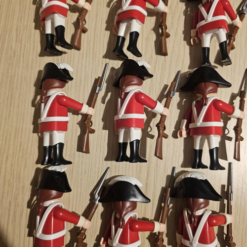 Playmobil English Soldiers figures used, set of 9, American Revolution