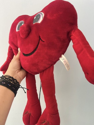 00’s plush heart toy