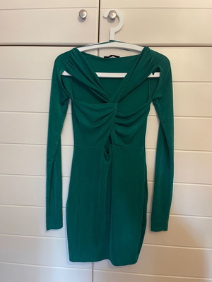 Mini dress emerald new, suitable for evening outings