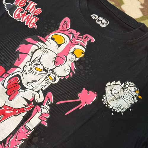 T-shirt with print like new, size M, black and pink
