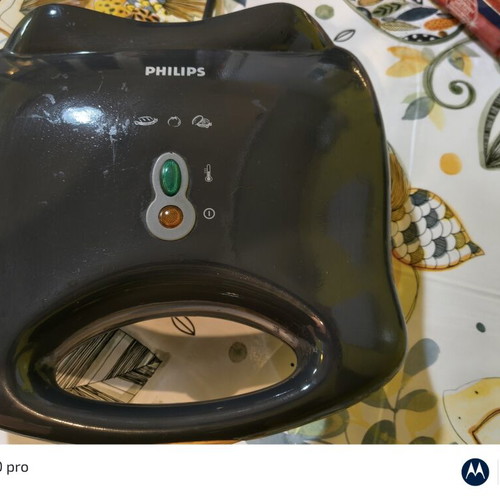 Philips sandwich toaster used 700W