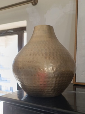 Σφυρήλατο βάζο αλουμινίου ματ χρυσό 26x26cm καινούργιο