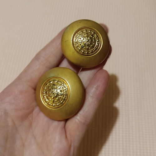 Clip earrings vintage used