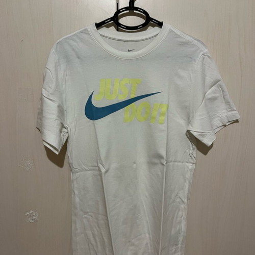 Nike t-shirt unisex small new, white