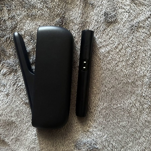 Iqos Illuma like new with box and manual
