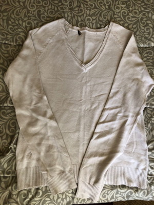 Zara knitted sweater white like new, size M-L