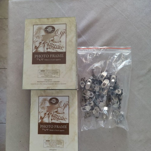 Clip frames used, bundle of 16, 18cm x 13cm, some without glass