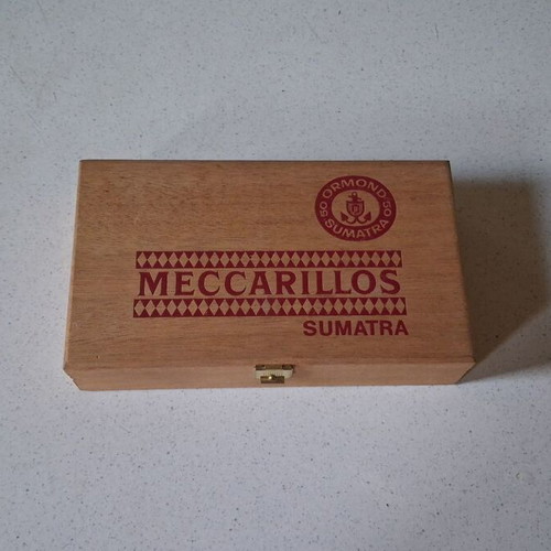 Meccarillos Sumatra wooden cigar box Ormond 50, collectible