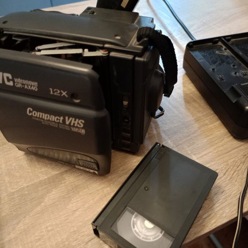 JVC GR-AX40 Compact VHS-C camcorder used, with power supply and battery